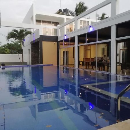 Saara Beach Hotel Marawila Dış mekan fotoğraf