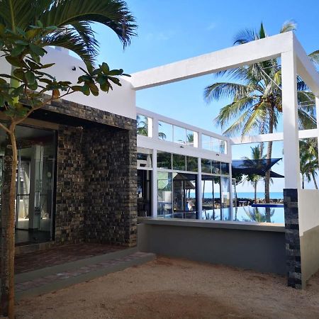 Saara Beach Hotel Marawila Dış mekan fotoğraf