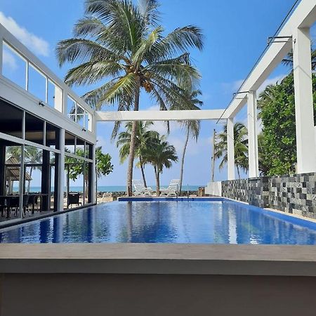 Saara Beach Hotel Marawila Dış mekan fotoğraf