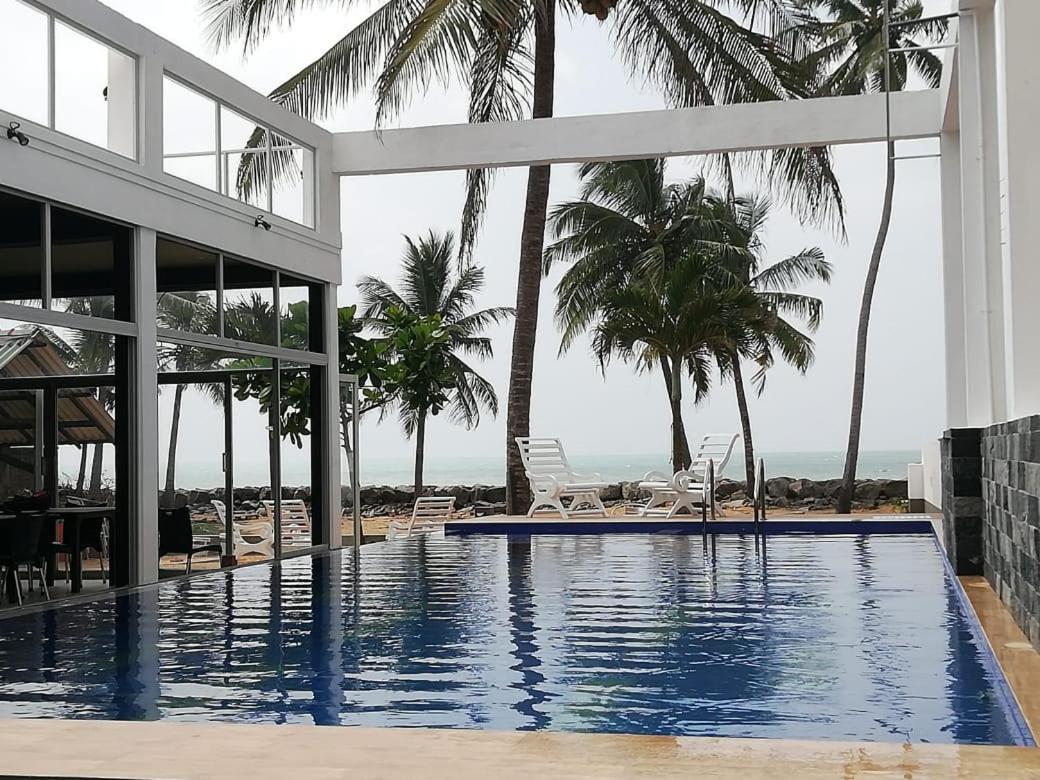 Saara Beach Hotel Marawila Dış mekan fotoğraf