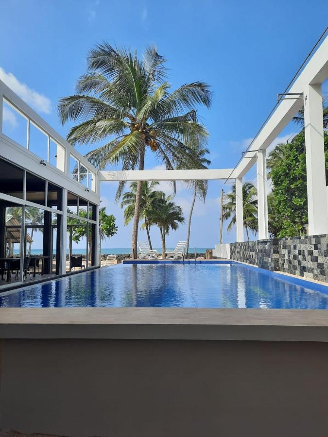 Saara Beach Hotel Marawila Dış mekan fotoğraf