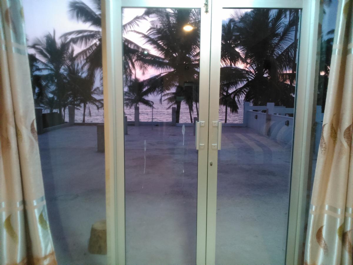 Saara Beach Hotel Marawila Dış mekan fotoğraf