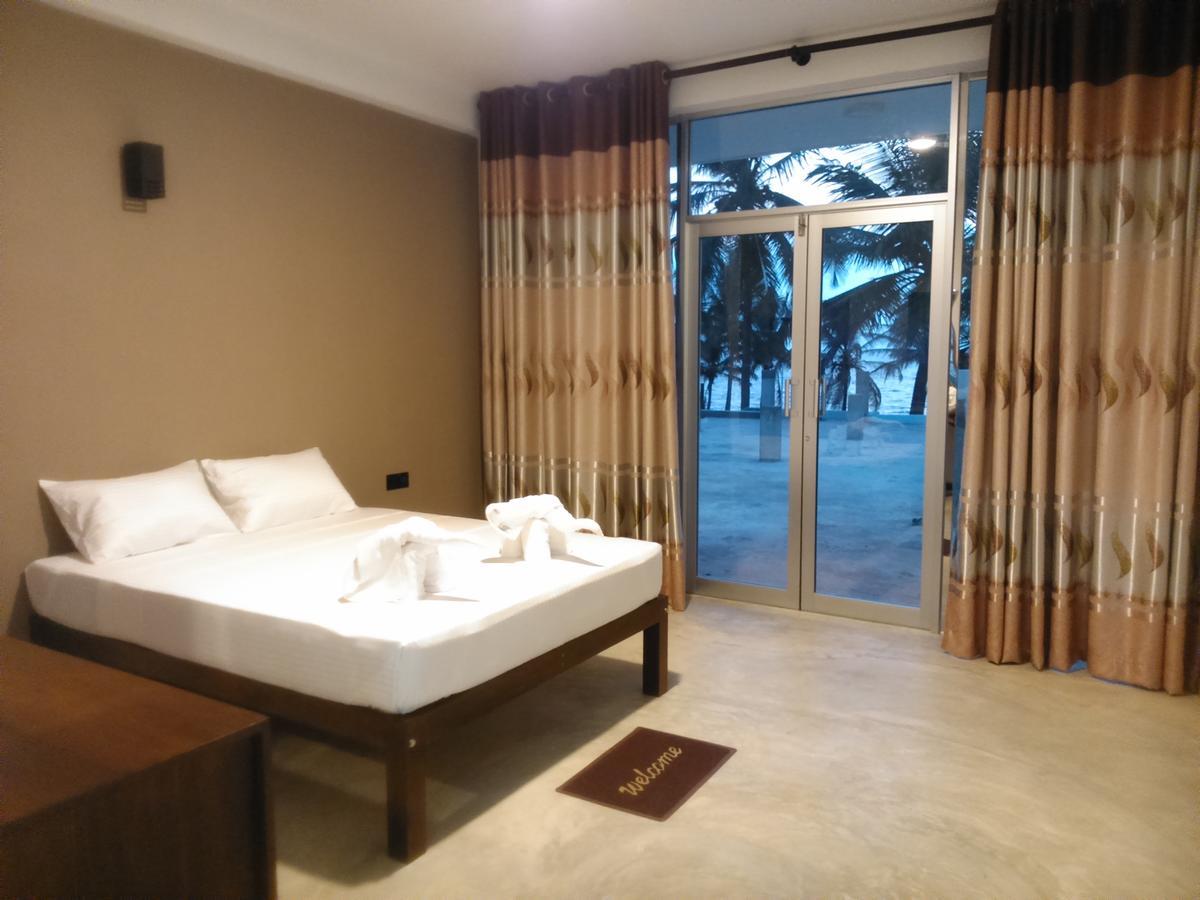 Saara Beach Hotel Marawila Dış mekan fotoğraf