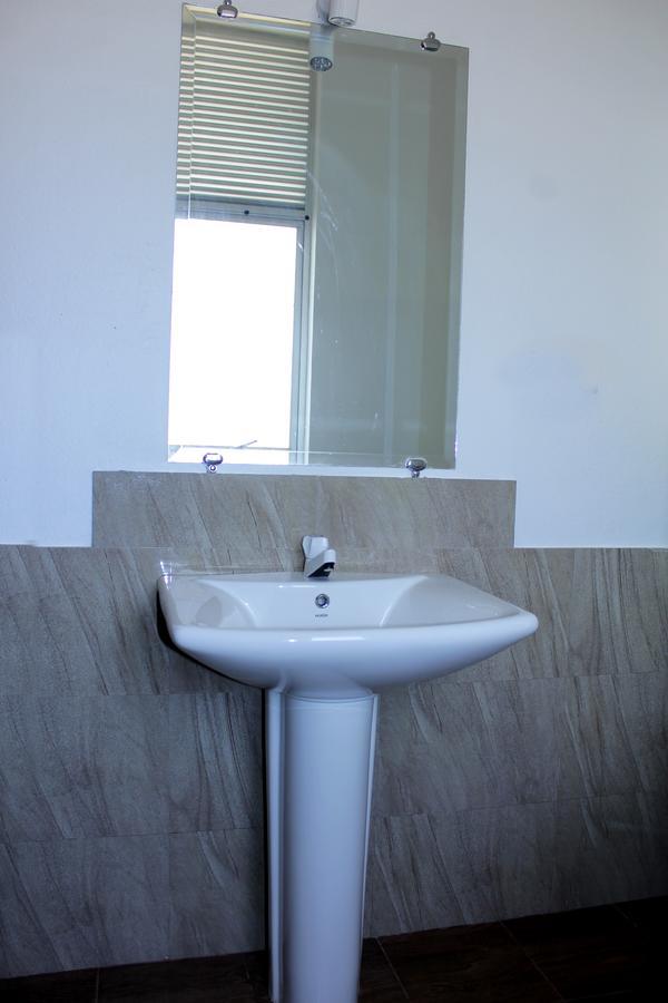 Saara Beach Hotel Marawila Dış mekan fotoğraf