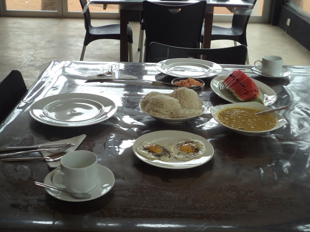 Saara Beach Hotel Marawila Dış mekan fotoğraf