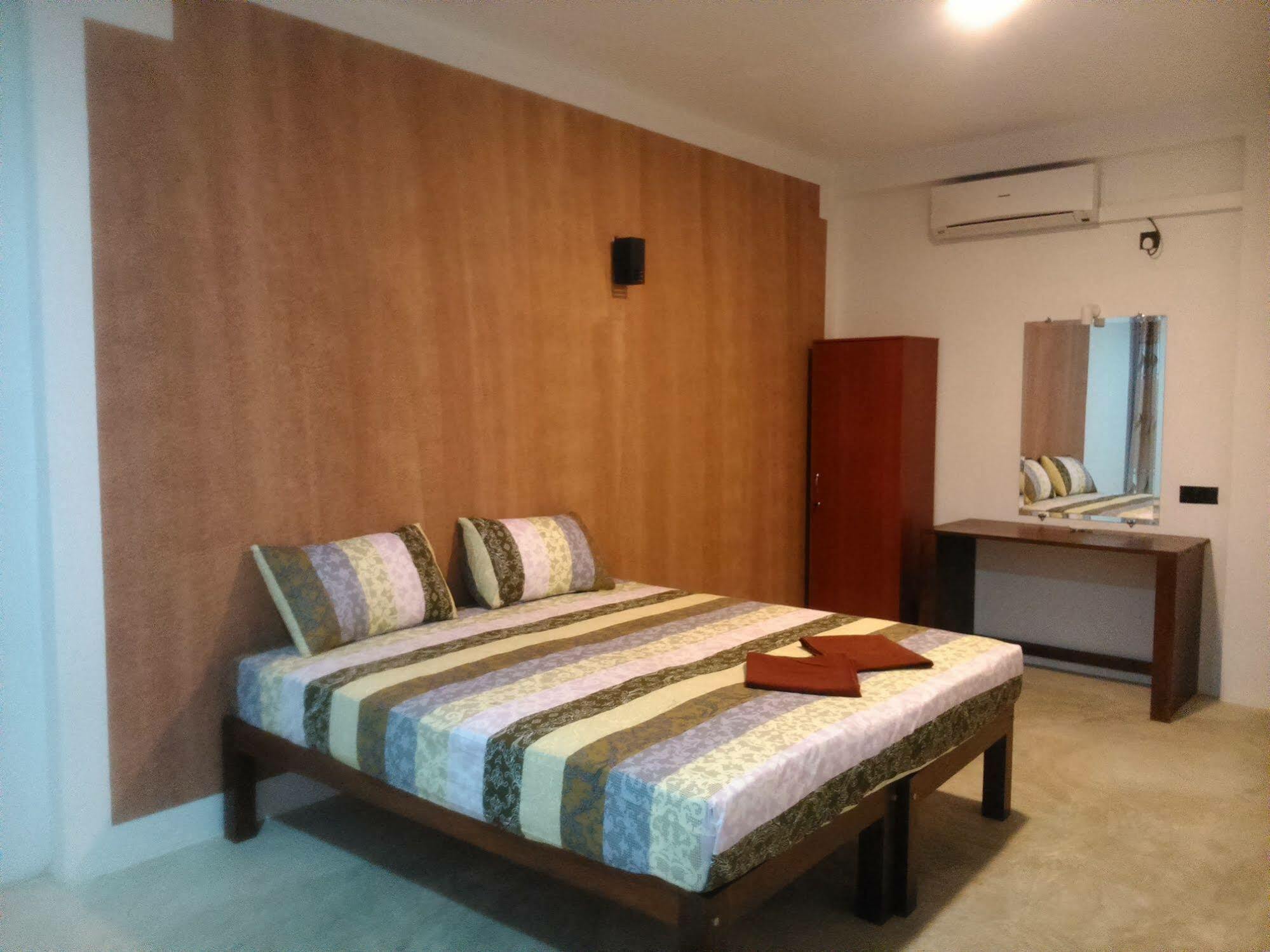 Saara Beach Hotel Marawila Dış mekan fotoğraf