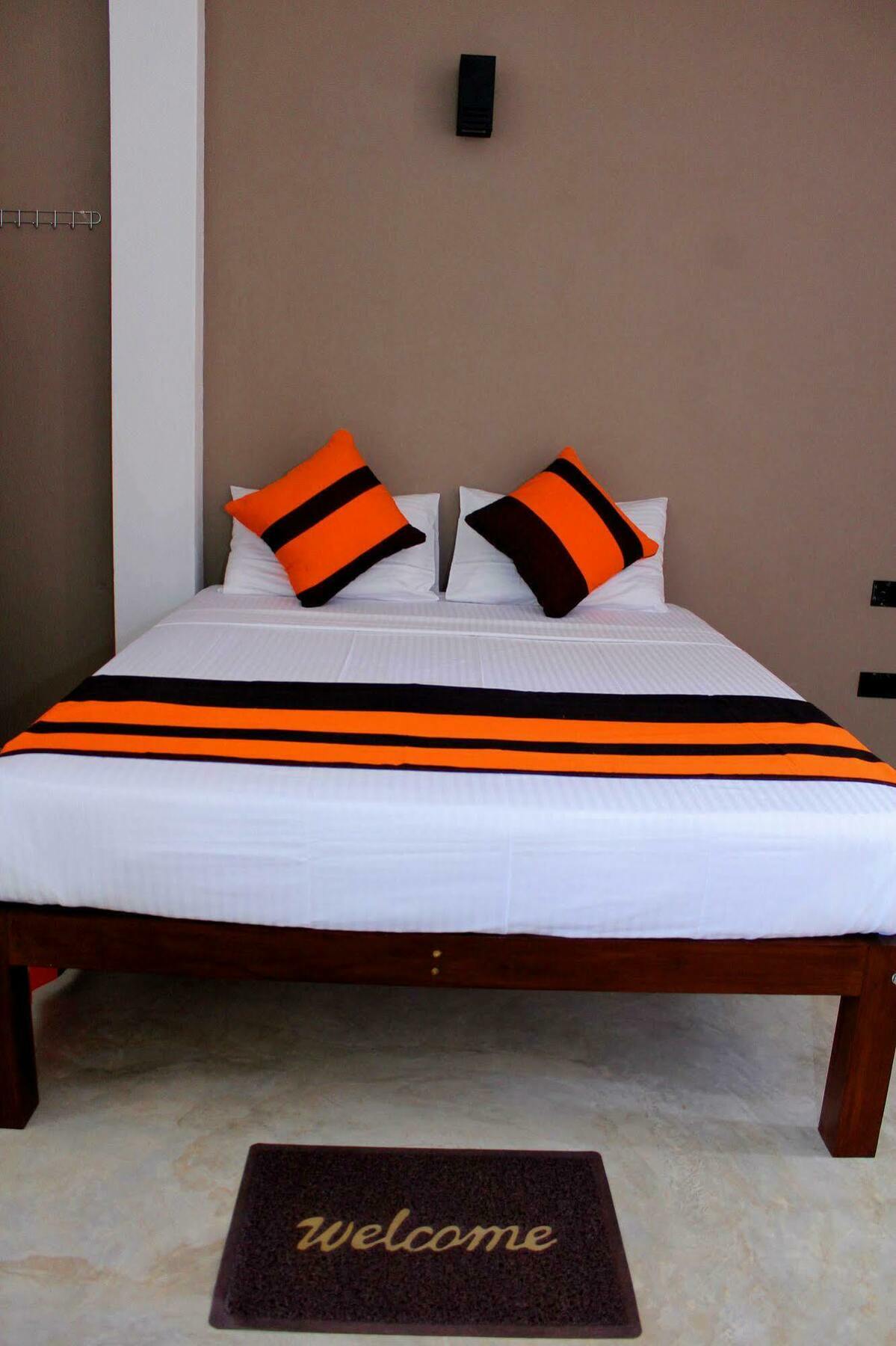 Saara Beach Hotel Marawila Dış mekan fotoğraf